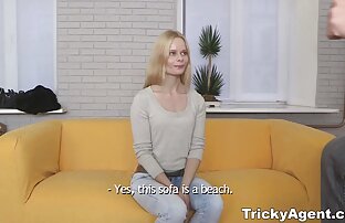 Una lesbica leccare figa del film porno amatoriali completi suo amico per essere massaggio.